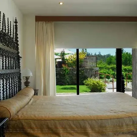 Quinta Do Mosteiro * פלגראס