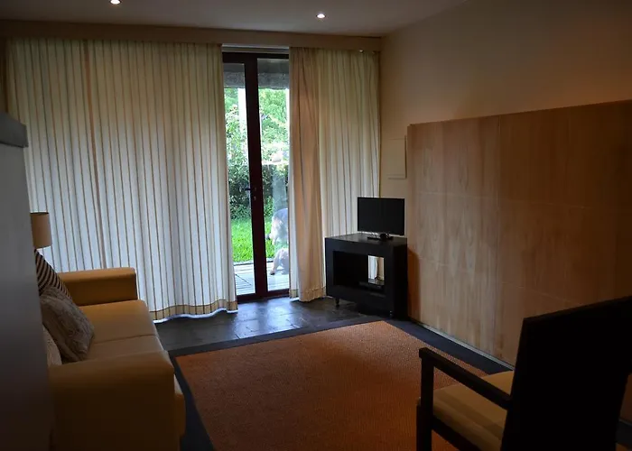 Quinta Do Mosteiro * פלגראס